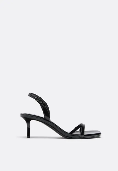 Босоножки на каблуке с вырезами