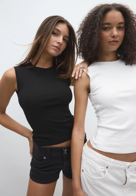 Stradivarius Набор из 2 базовых маек купить с доставкой.