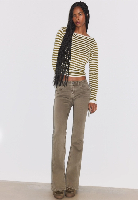 Stradivarius Джинсы клеш с вышивкой и карманами