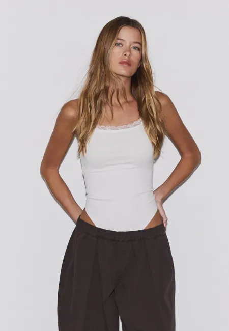 Stradivarius Боди на бретелях с кружевом