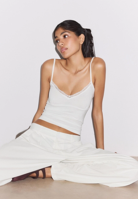 Stradivarius Топ на бретелях с кружевом