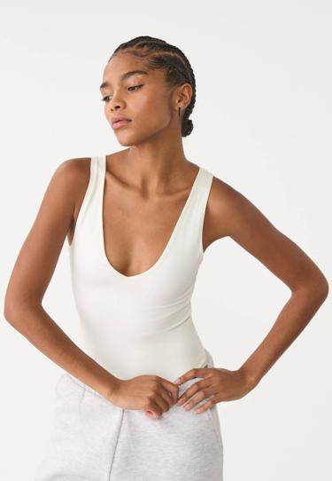 Stradivarius Боди с V-образным вырезом из полиамида