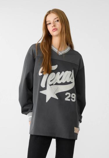 Stradivarius Футболка оверсайз с вышивкой