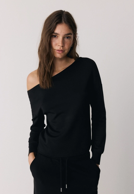 Толстовка из мягкой ткани с открытыми плечами- Заказать в России