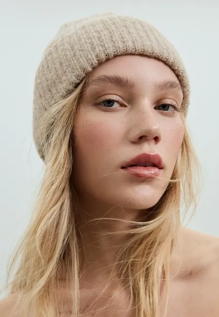 Шапка в рубчик с пластиной- Заказать в России