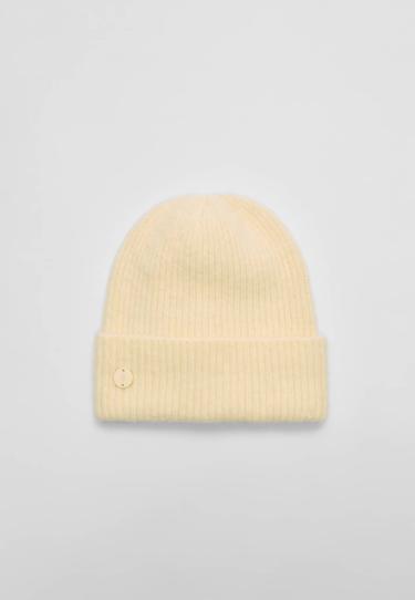 Stradivarius Шапка в рубчик с пластиной