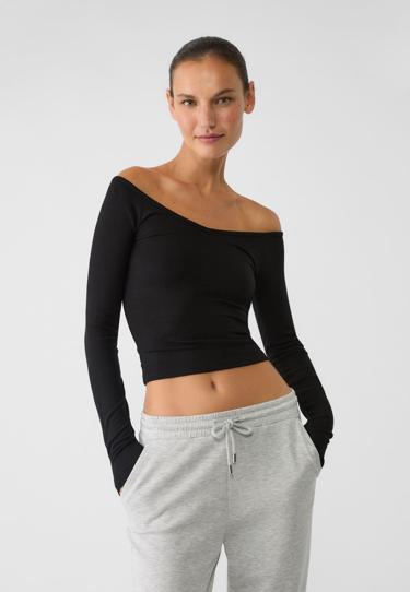 Stradivarius Футболка в рубчик с V-образным вырезом
