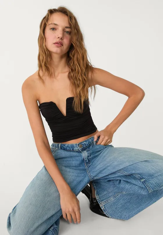 Драпированный кроп-топ с V-образным вырезом