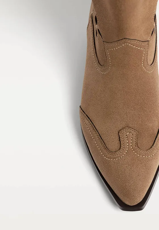 Сапоги в ковбойском стиле с ажурным узором