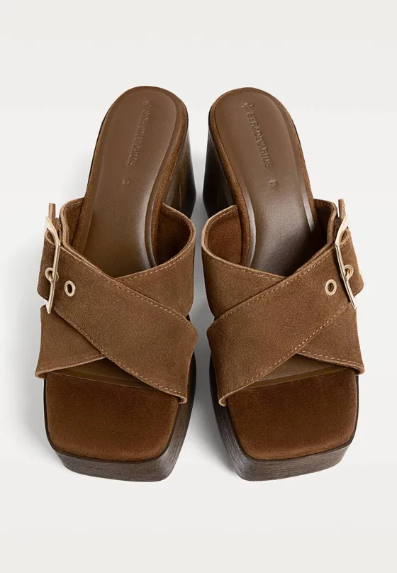 Кожаные босоножки на платформе