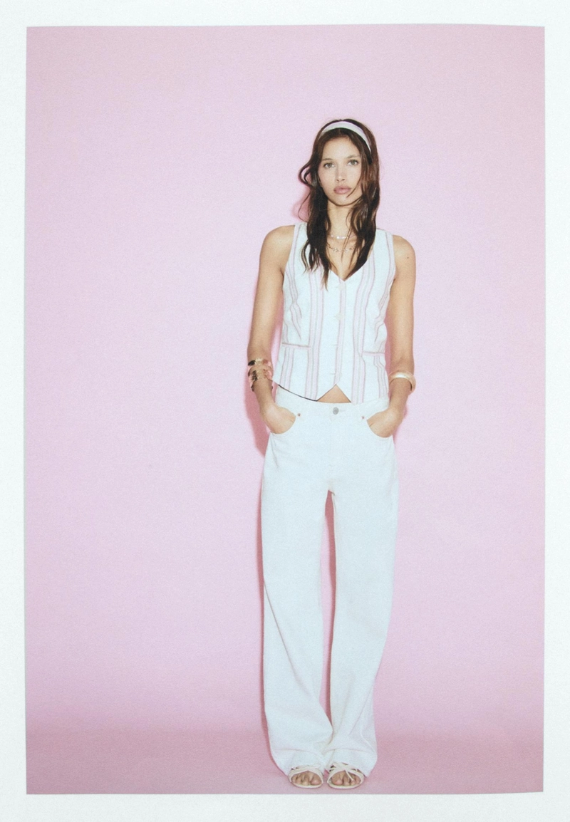 D92 Джинсы прямого широкого кроя