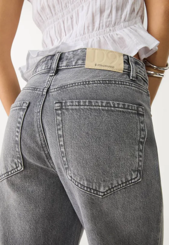 Джинсы прямого кроя