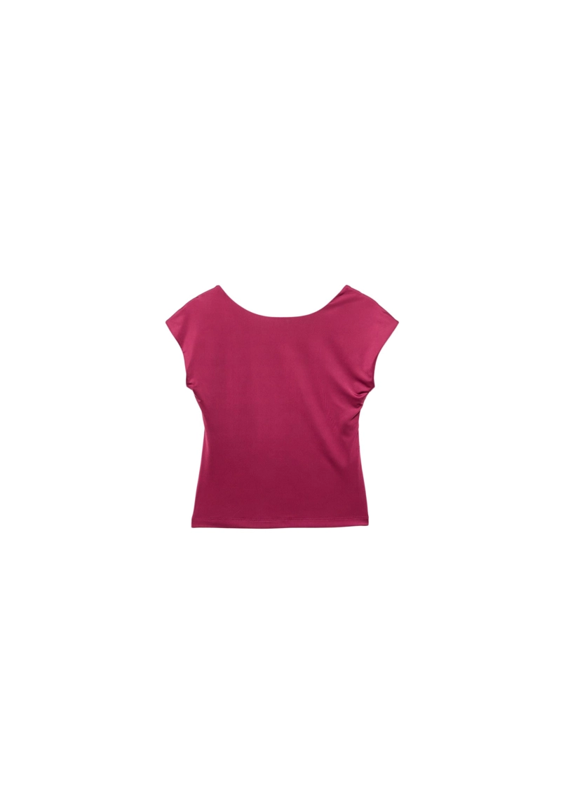 Футболка с открытой спиной