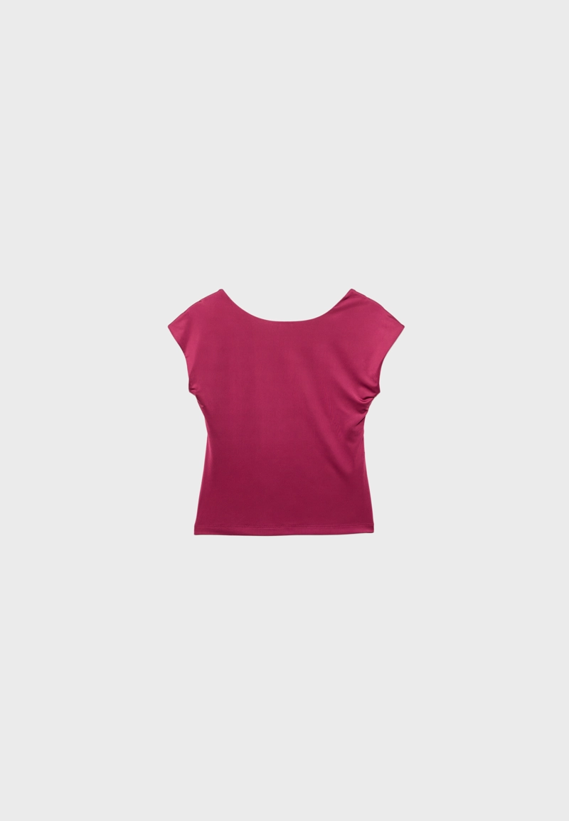 Футболка с открытой спиной