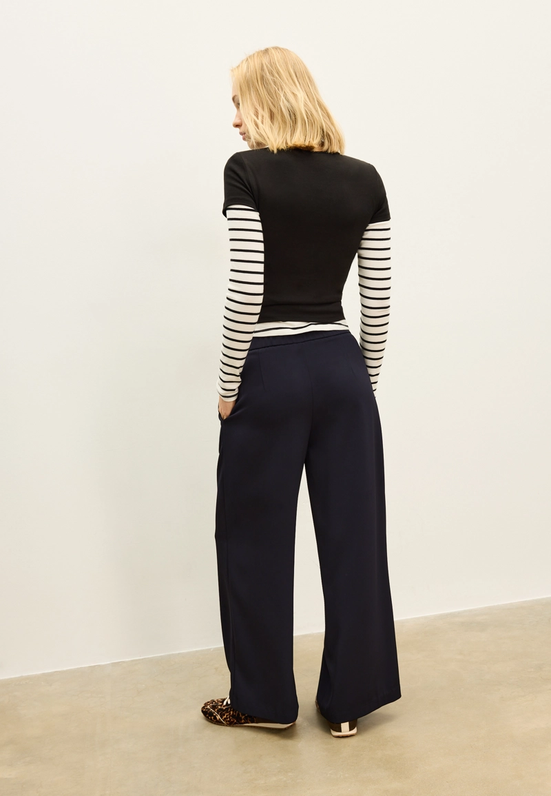 Брюки-кюлоты с защипами