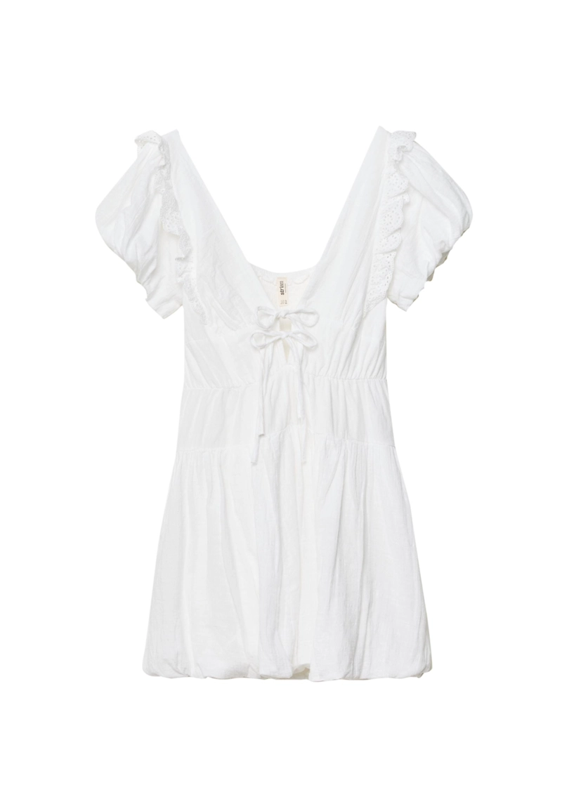 Короткое платье-баллон с короткими рукавами