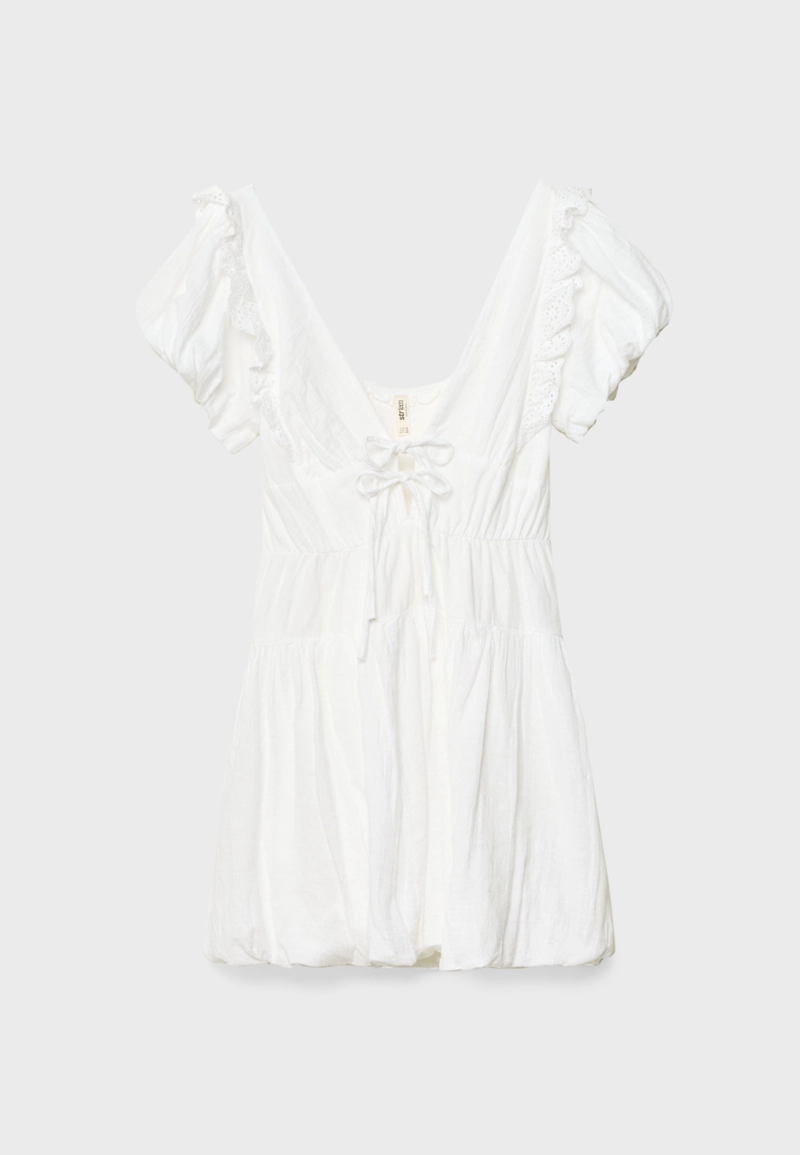 Короткое платье-баллон с короткими рукавами