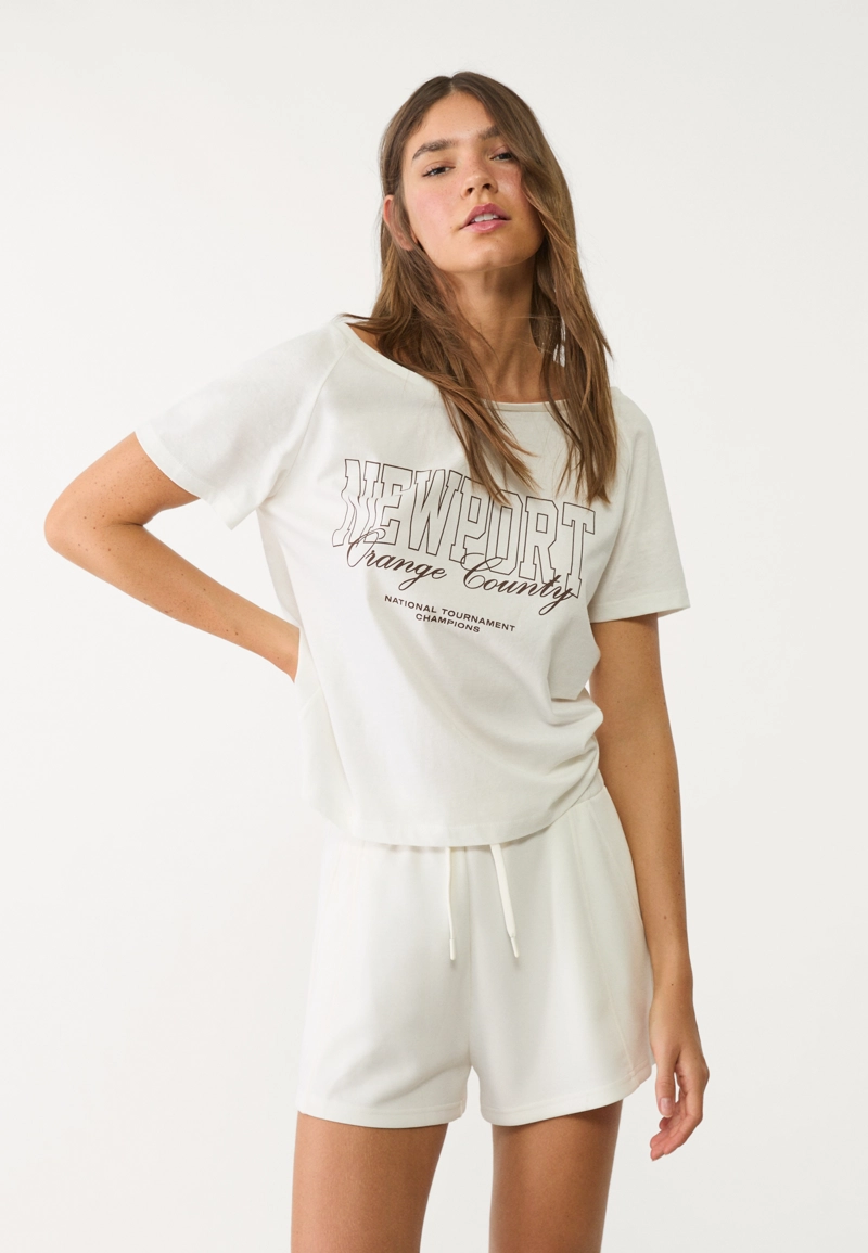 Мягкие шорты с декоративной отстрочкой