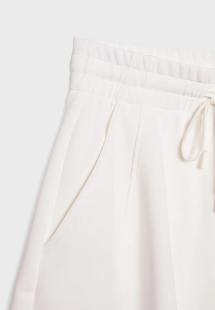 Мягкие шорты с декоративной отстрочкой- Заказать в России