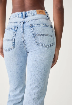 Джинсы прямого кроя с комфортной высокой посадкой- Заказать в России