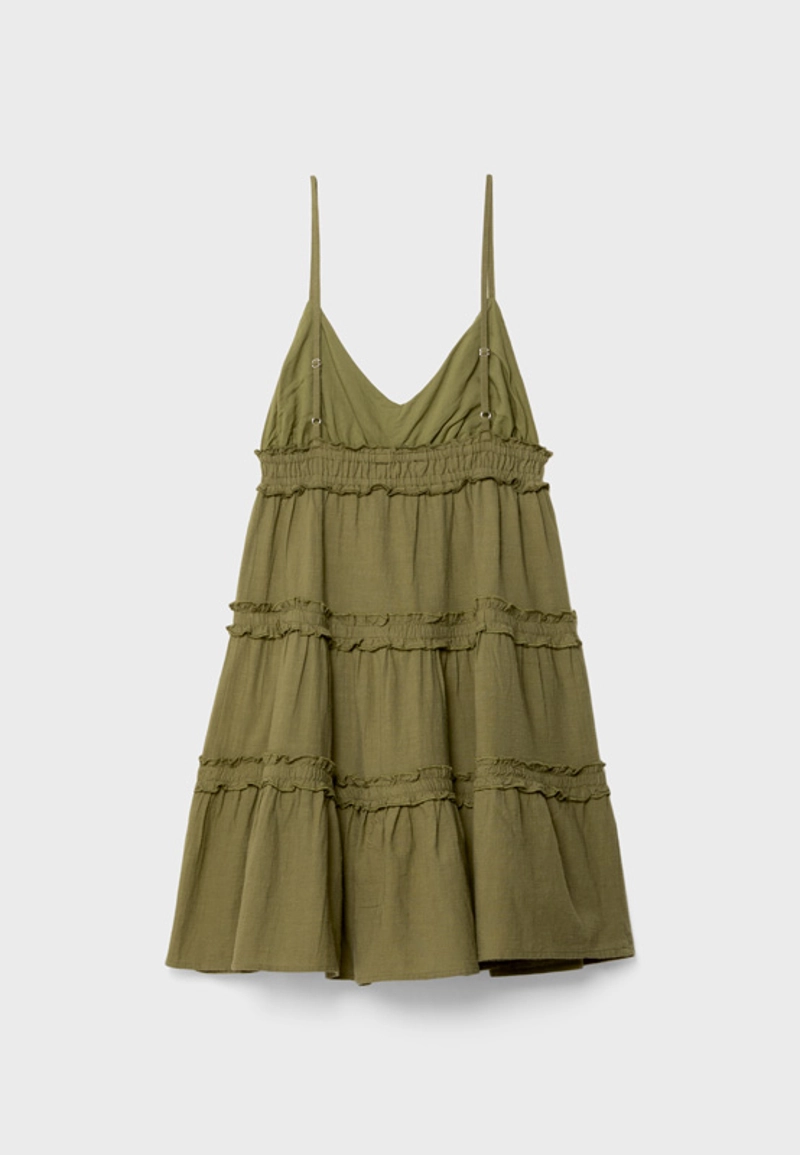 Короткое платье на бретельках с оборками