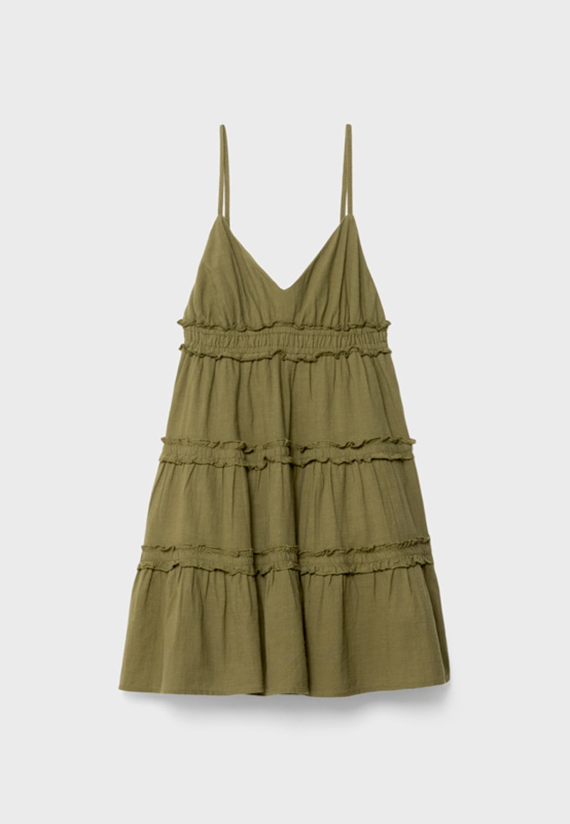 Короткое платье на бретельках с оборками