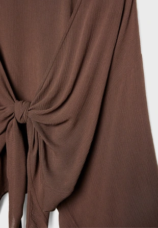 Легкая блузка с узлом- Заказать в России