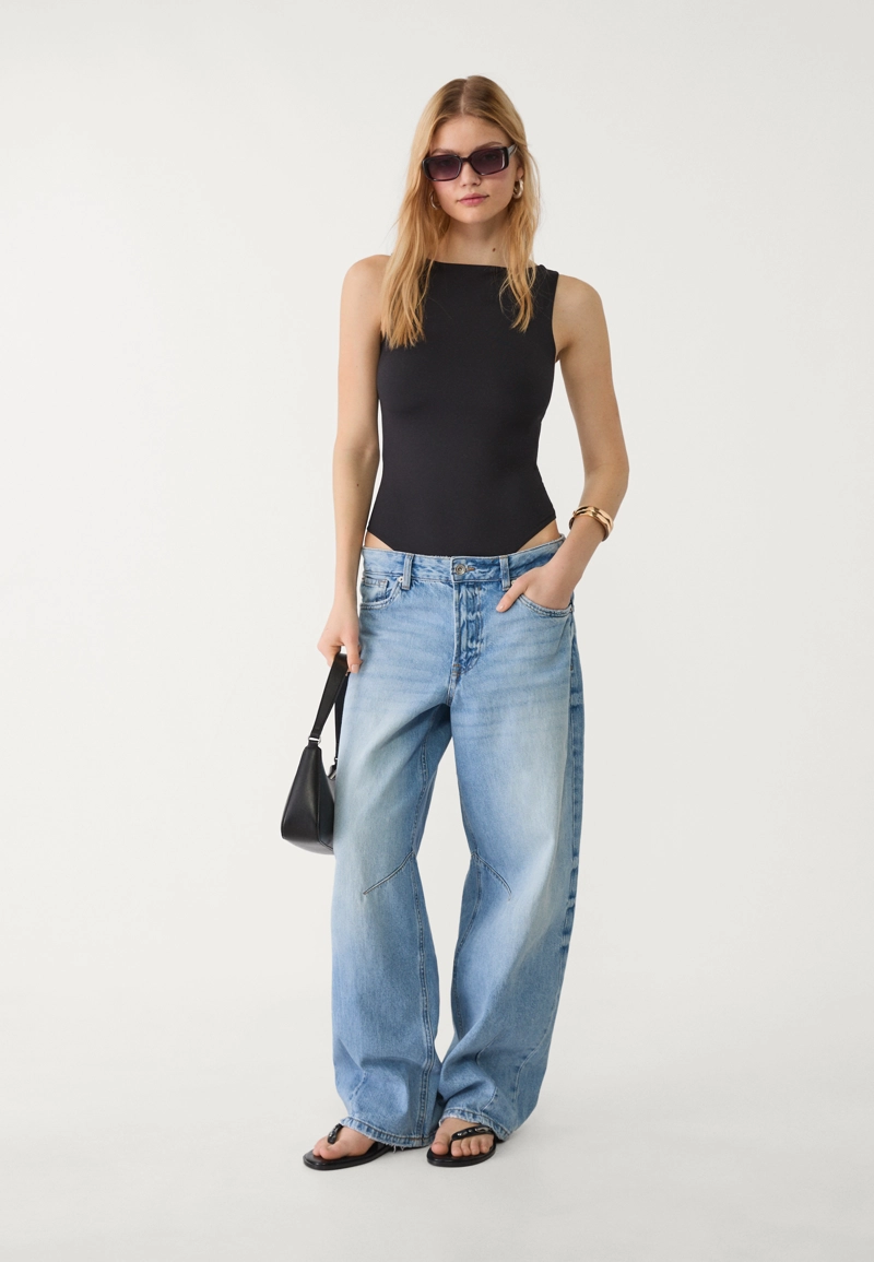 Базовое боди с вырезом “лодочка”