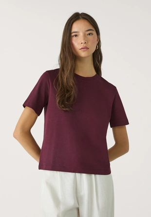 Базовая футболка классического кроя из плотной ткани- Заказать в России