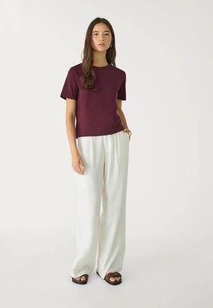 Базовая футболка классического кроя из плотной ткани- Заказать в России