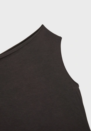 Футболка с асимметричным вырезом- Заказать в России