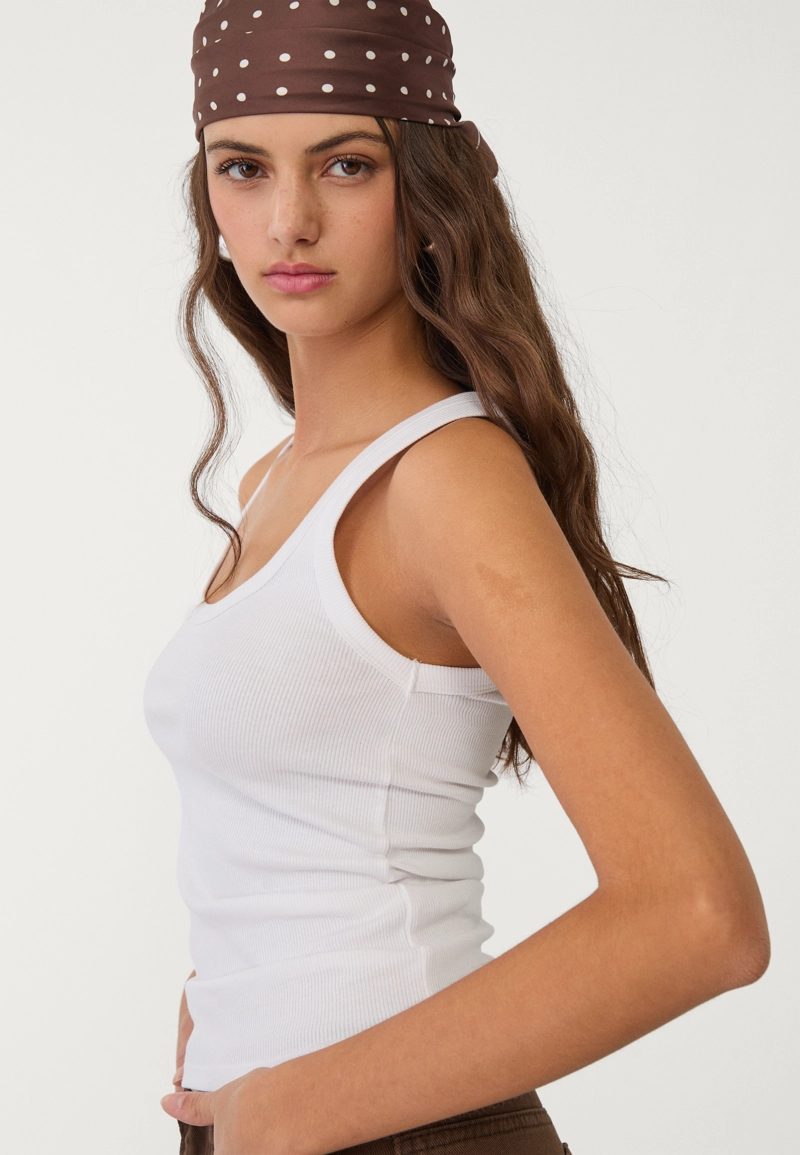 Базовый топ на бретелях