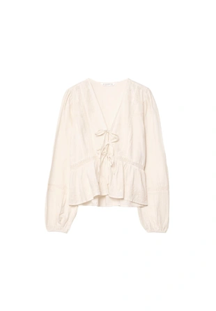 Легкая блузка с вышивкой и узлом- Заказать в России