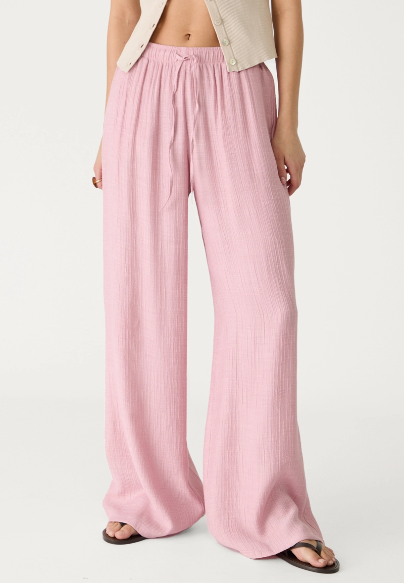 Длинные струящиеся брюки с текстурой