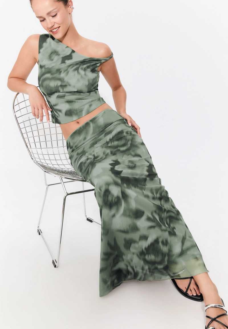 Юбка миди из полупрозрачной ткани с принтом