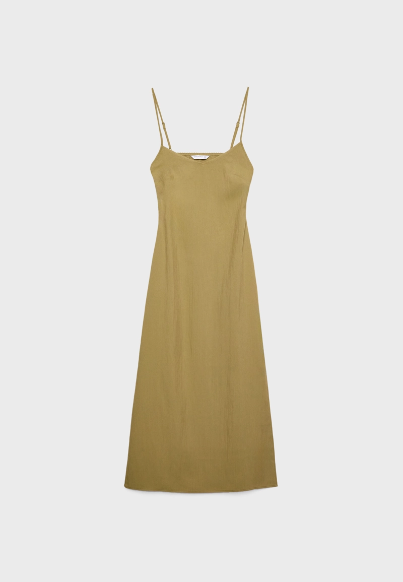 Длинное платье на бретельках с текстурой