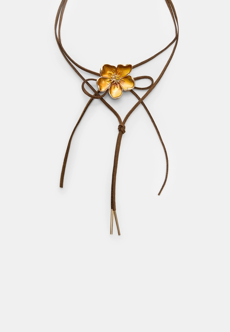 Ожерелье-шнурок с эмалированным цветком