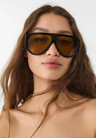 Солнцезащитные очки в пластиковой оправе- Заказать в России