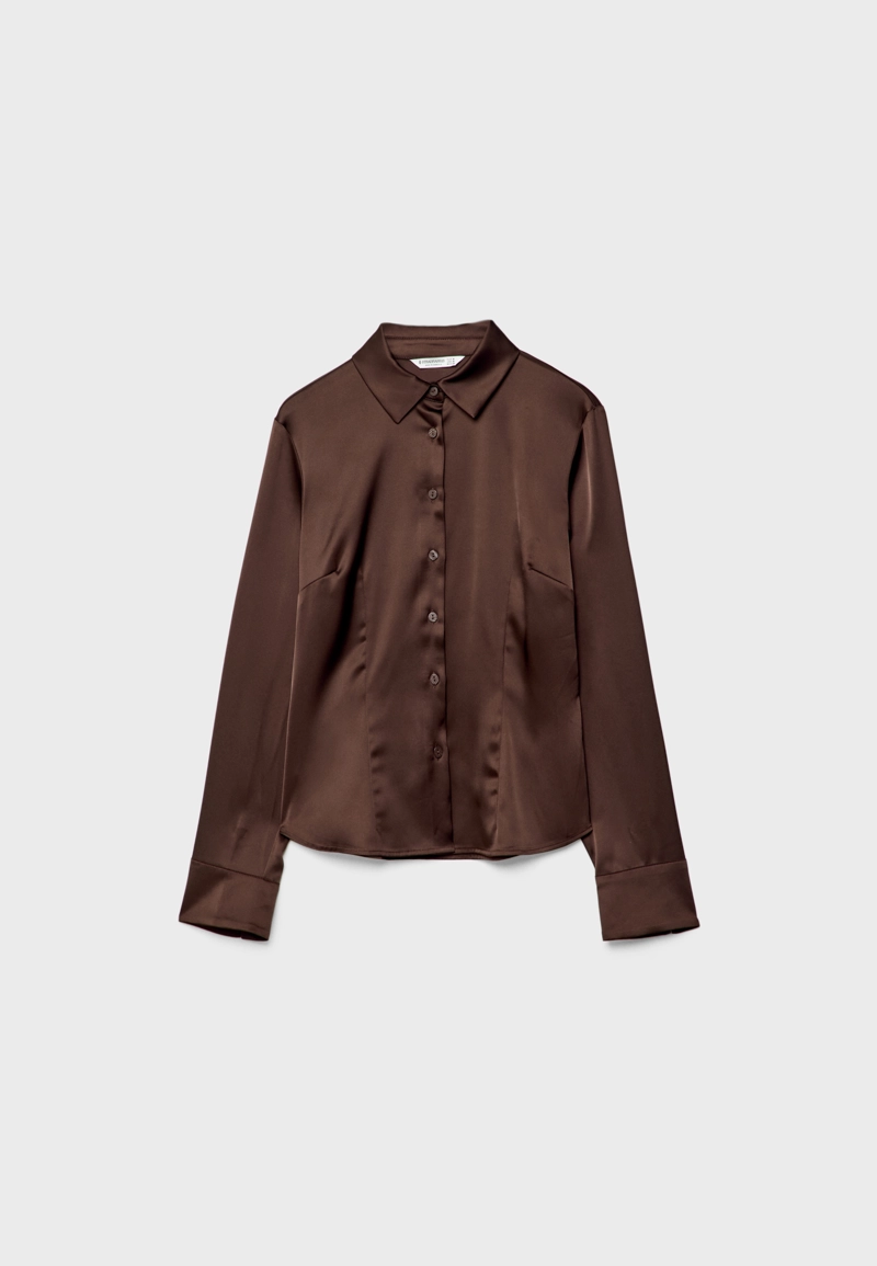 Приталенная рубашка из атласа