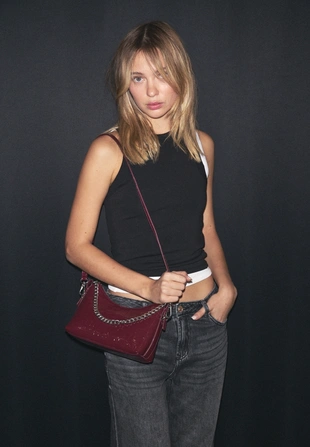 Сумка-полумесяц через плечо с цепью и эффектом крокодиловой кожи- Заказать в России