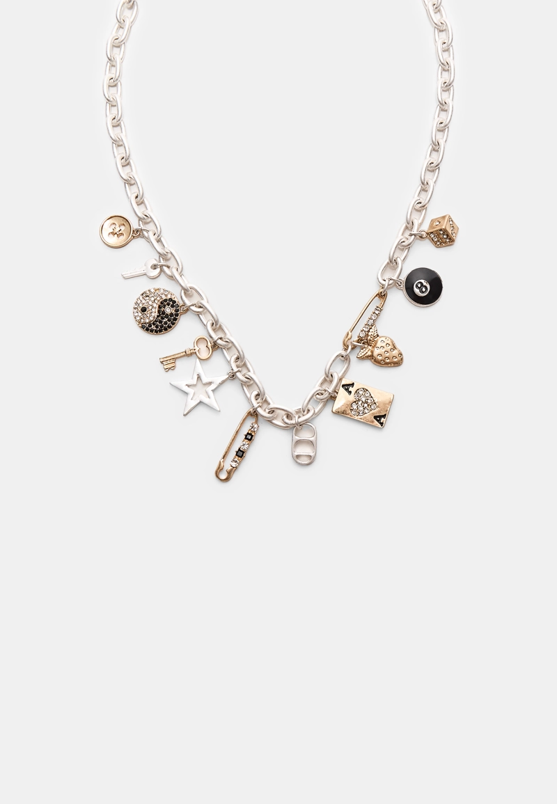 Ожерелье с несколькими подвесками