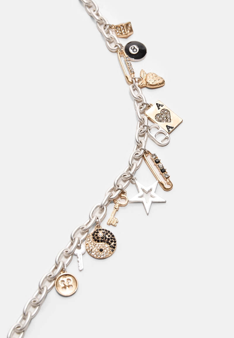 Ожерелье с несколькими подвесками