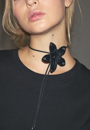 Чокер с цветком из искусственной кожи- Заказать в России