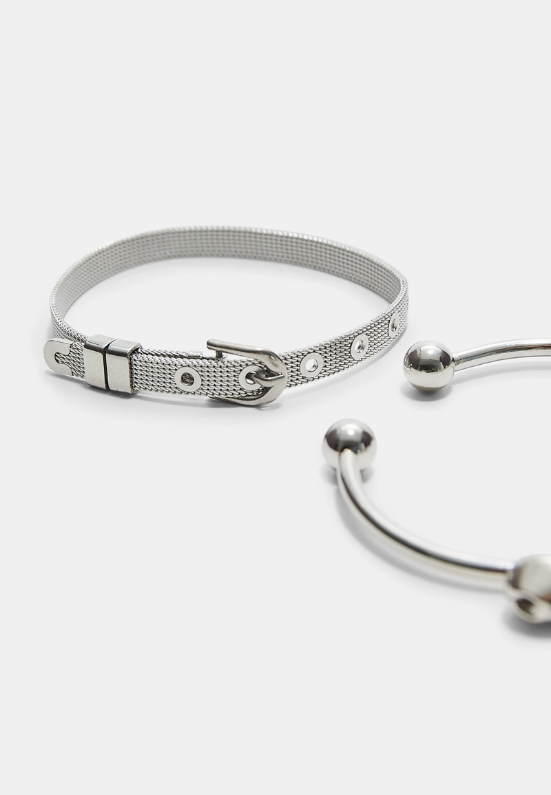 Набор из 2 браслетов с разными подвесками