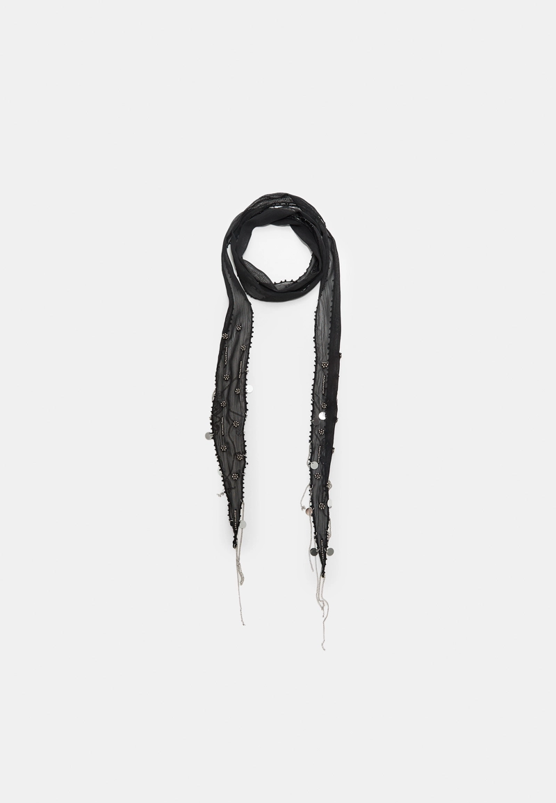 Тонкий платок с бусинами