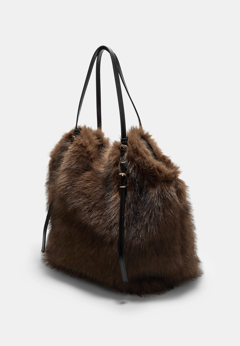 Сумка-шопер из искусственного меха