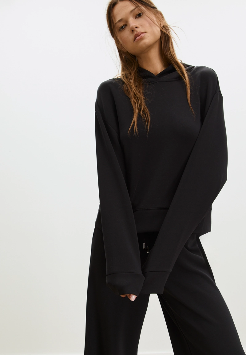 Толстовка с капюшоном из мягкой ткани с пуговицами