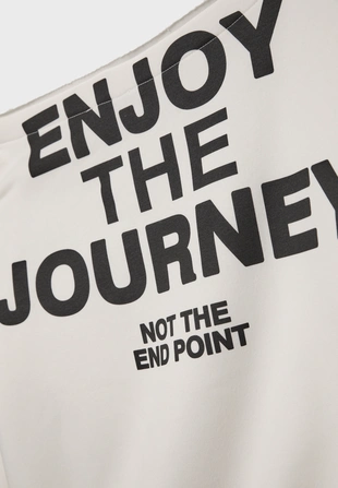 OFFTHESHOULDER PLACEMENT PRINT SWEATSHIRT- Заказать в России