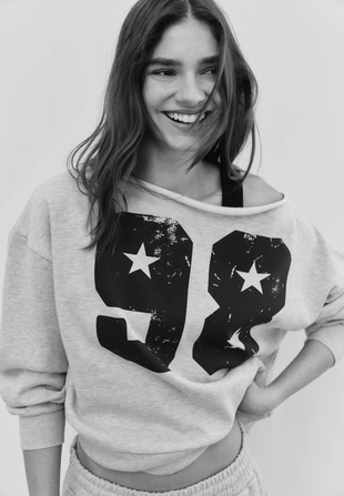 PRINTED ASYMMETRIC SWEATSHIRT- Заказать в России