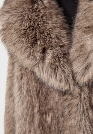 Пальто стандартной длины из искусственного меха- Заказать в России